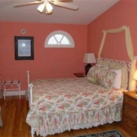 The Villa Bed & Breakfast (Adults Only) Такома Стая снимка