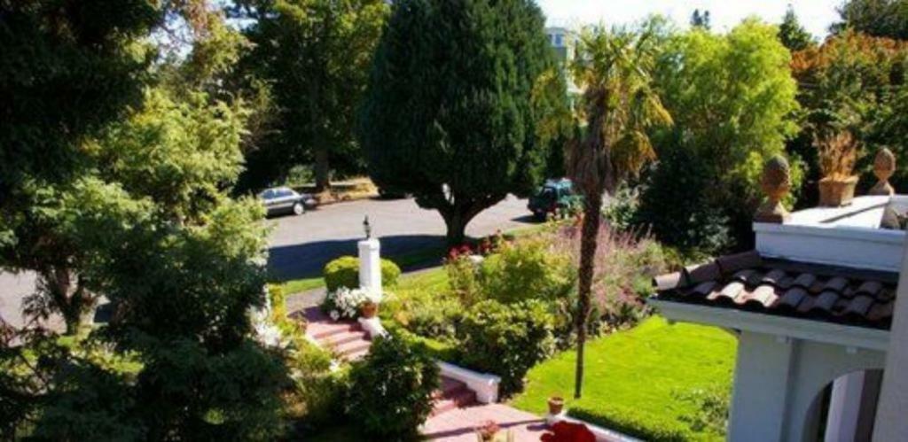 The Villa Bed & Breakfast (Adults Only) Такома Екстериор снимка