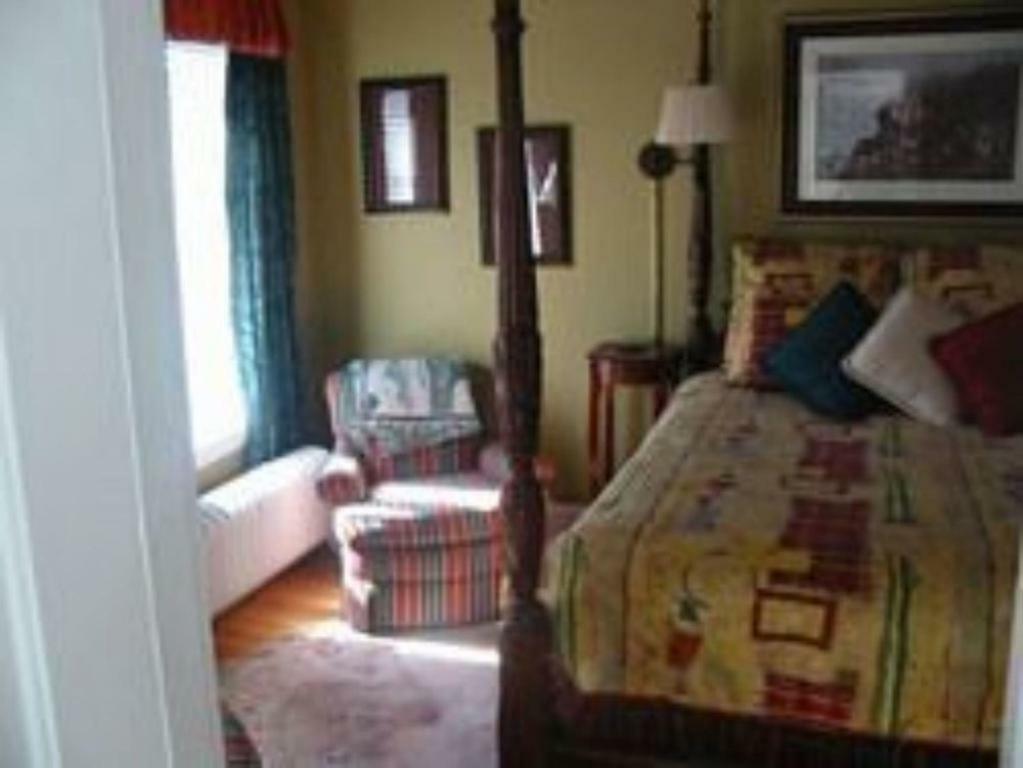 The Villa Bed & Breakfast (Adults Only) Такома Екстериор снимка